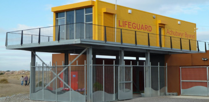 Council weighs up options for RNLI beach lifeguard contract extension